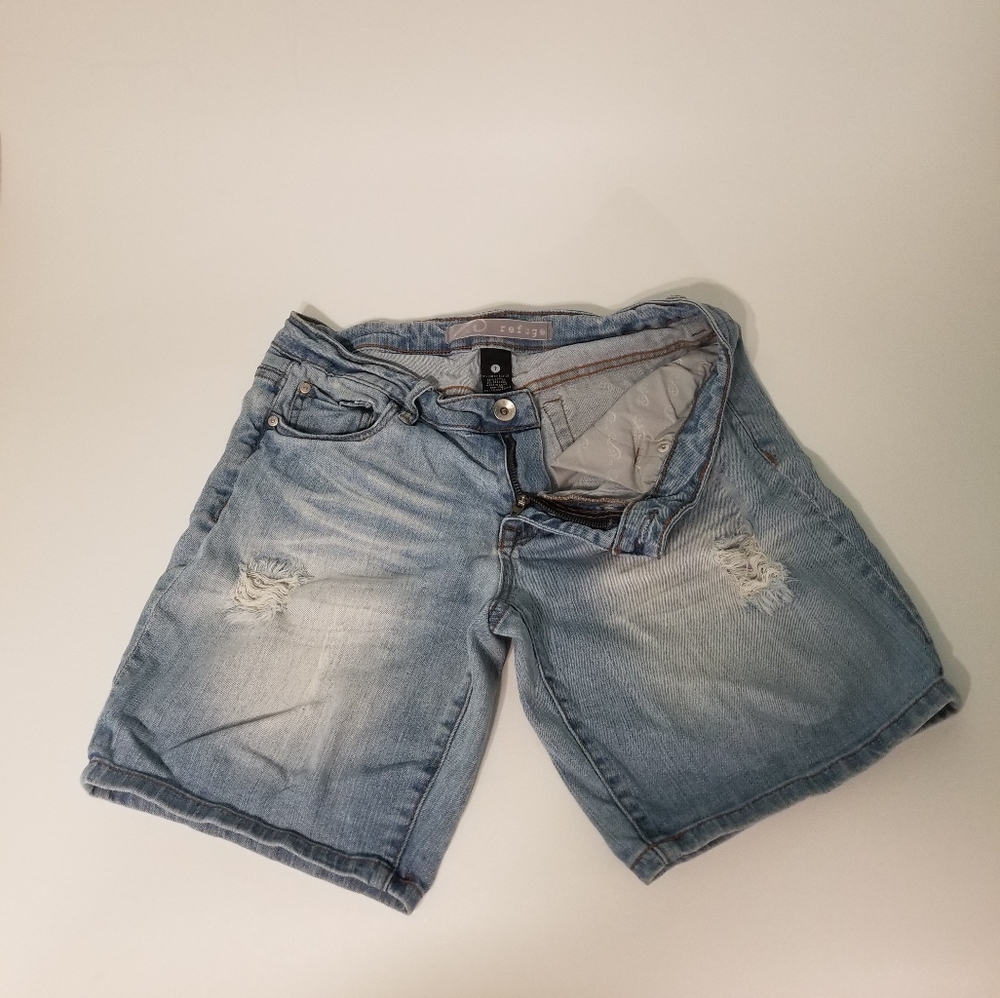 🌞 Refuge shorts size 7